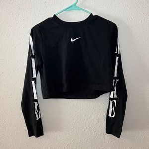 Nike Crop Top